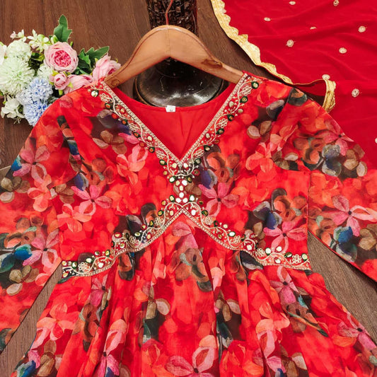 Beautiful Grorgett ALIA CUT Suit