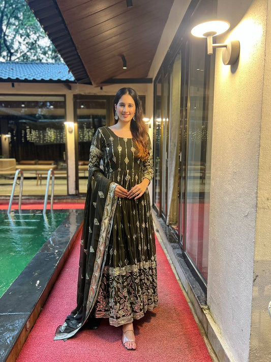 Presenting New Designer Anarkali Suit in Fancy Style